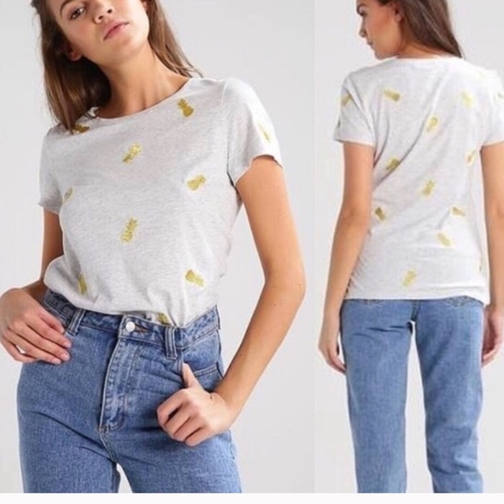 Banana Republic • Gold Embroidered Pineapple Tee